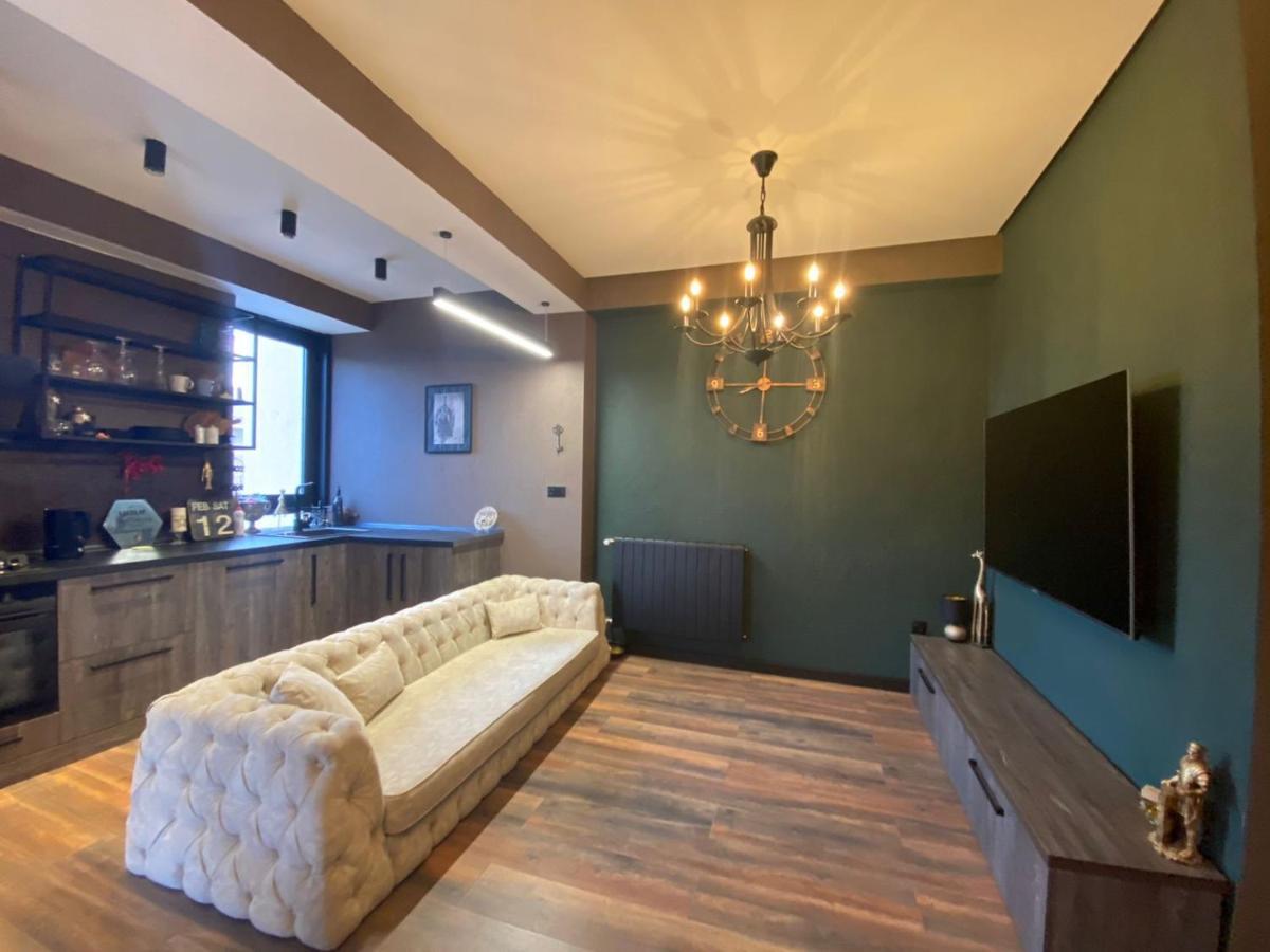 New Apartment With Terrace Tbilisi Exterior photo