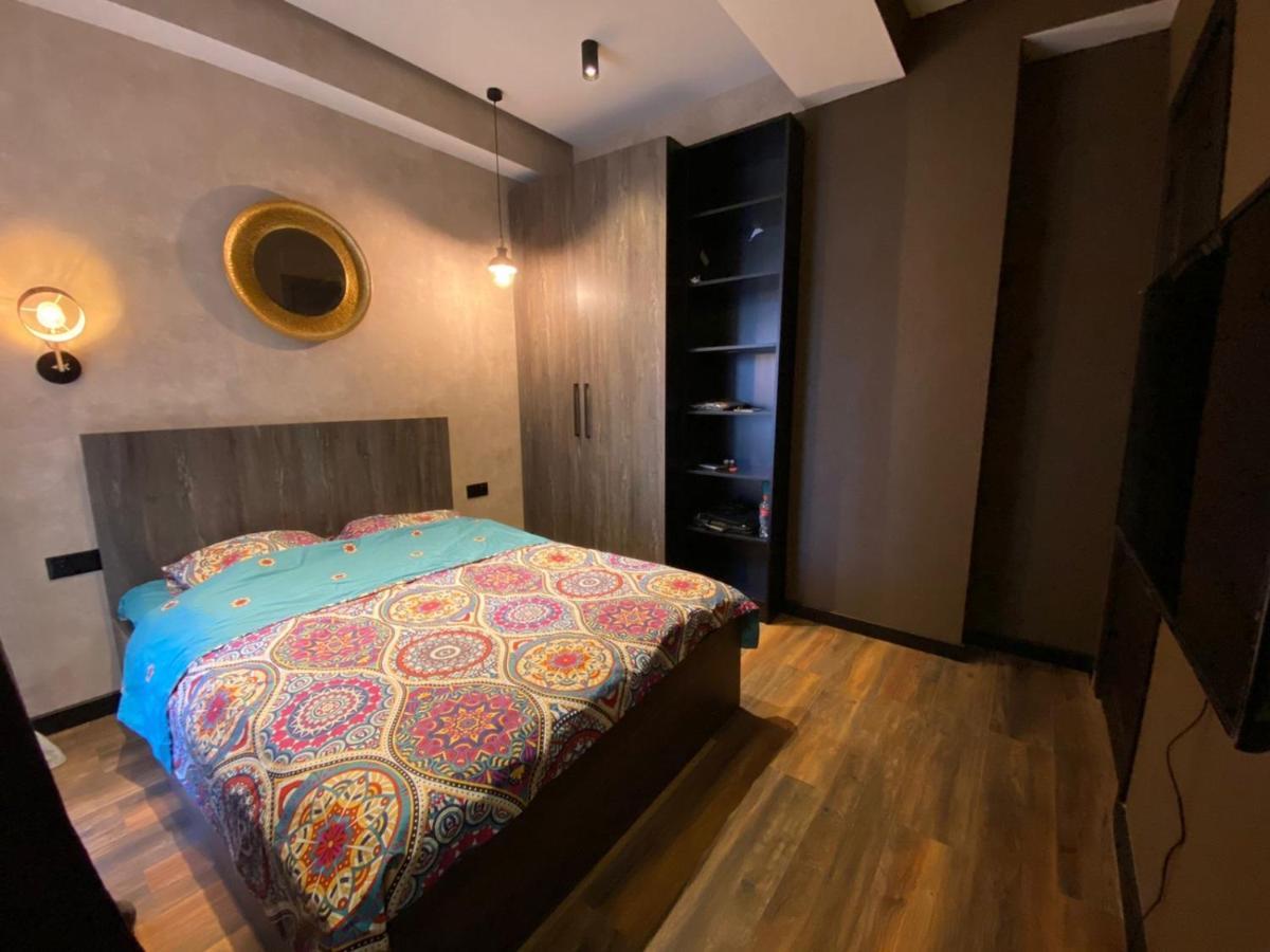 New Apartment With Terrace Tbilisi Exterior photo