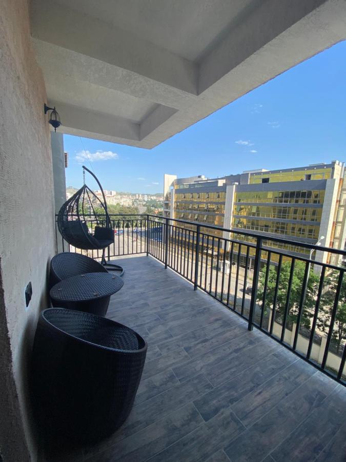 New Apartment With Terrace Tbilisi Exterior photo