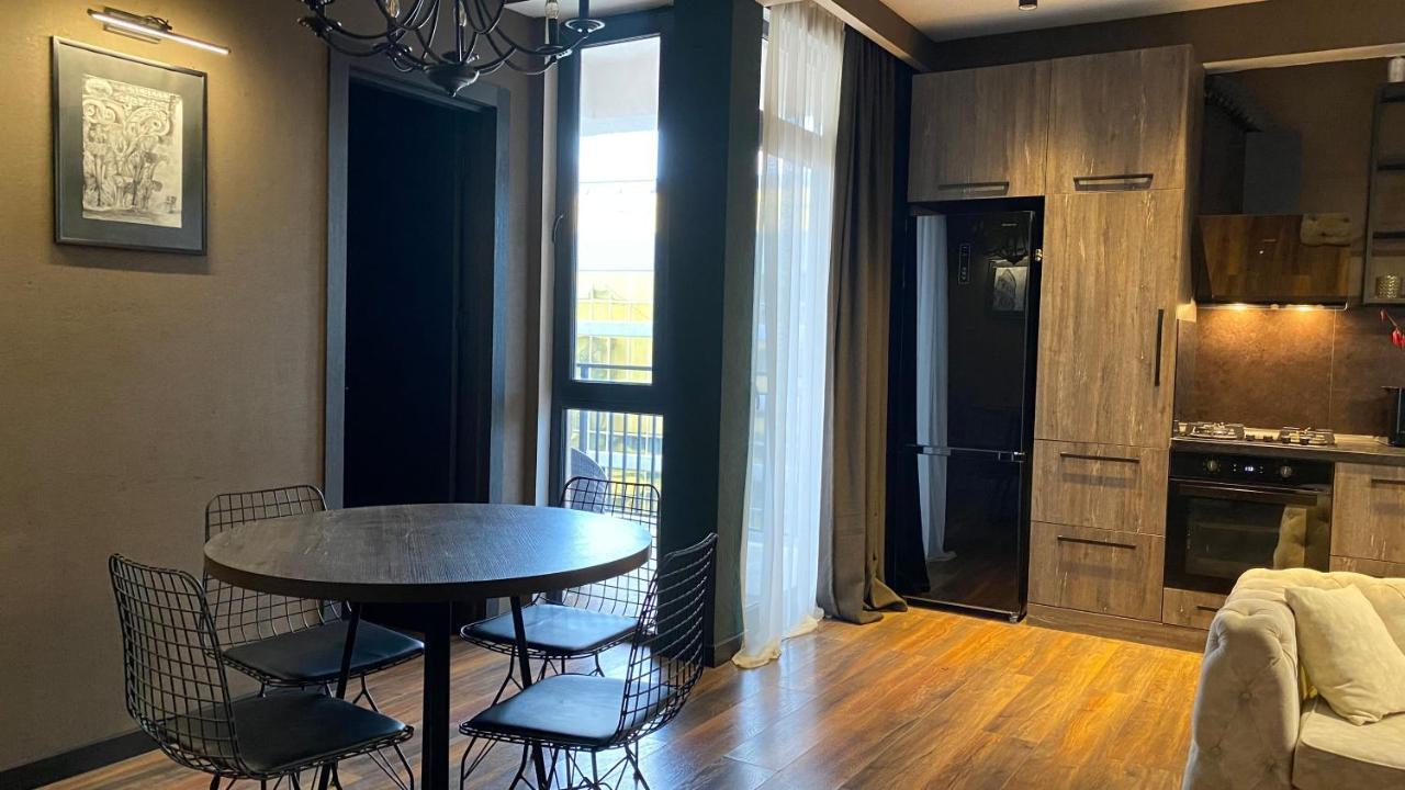 New Apartment With Terrace Tbilisi Exterior photo